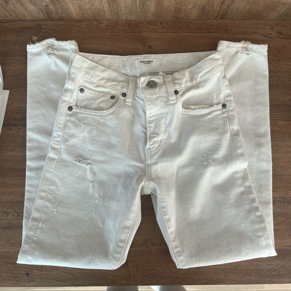 Moussy jeans with distressing